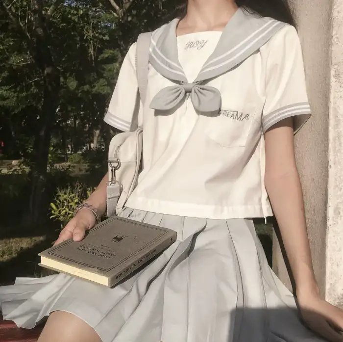 最坏的女巫封面